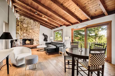 61 Black Log Rd, Kentfield, CA 94904