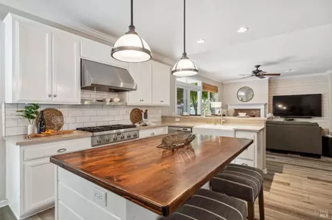 Kitchen - 320 Dominic Ct, Windsor, CA 95492 photo 1 of 6