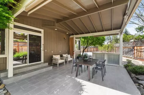 Exterior - 320 Dominic Ct, Windsor, CA 95492 photo 5 of 20