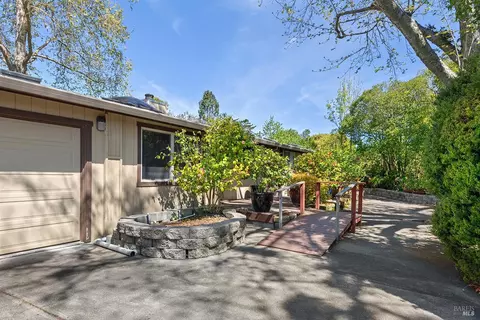 1960 Cooper Rd, Sebastopol, CA 95472