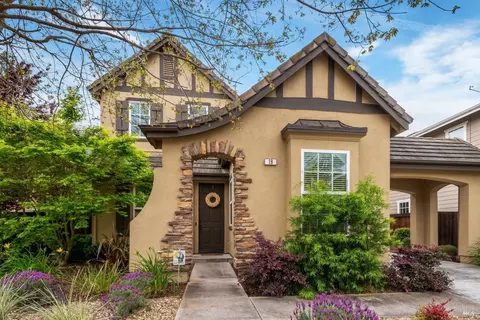 19 Oak Grove Dr, Novato, CA 94949