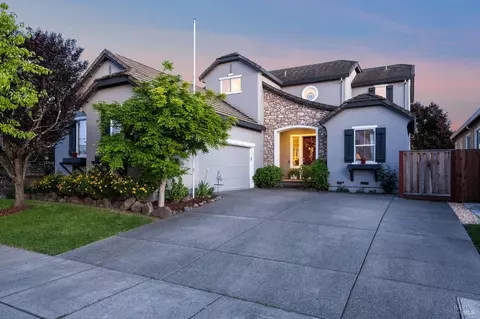 Exterior - 507 Sauvignon Pl, Windsor, CA 95492 photo 2 of 13