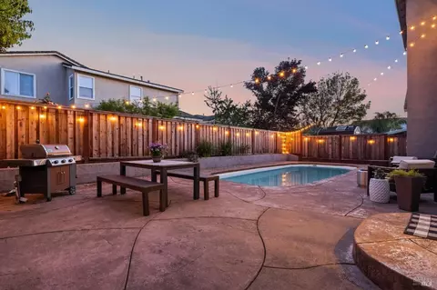 Exterior - 507 Sauvignon Pl, Windsor, CA 95492 photo 4 of 13