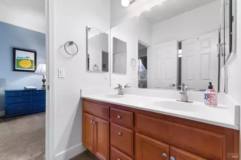 Bath - 507 Sauvignon Pl, Windsor, CA 95492 photo 7 of 8