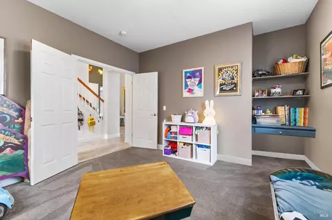 Living - 507 Sauvignon Pl, Windsor, CA 95492 photo 2 of 2