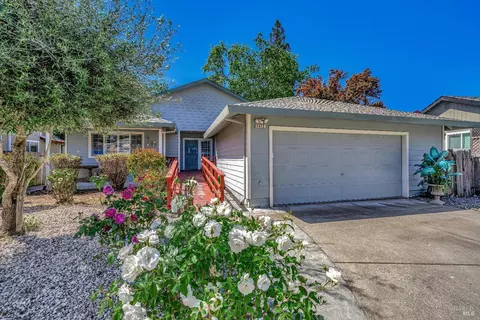 2812 Beth Ct, Santa Rosa, CA 95403