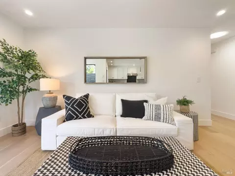 Bedroom - 679 Riviera Cir, Larkspur, CA 94939 photo 1 of 8