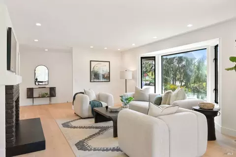 Living - 679 Riviera Cir, Larkspur, CA 94939 photo 2 of 6