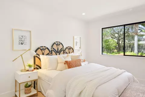 Bedroom - 679 Riviera Cir, Larkspur, CA 94939 photo 5 of 8