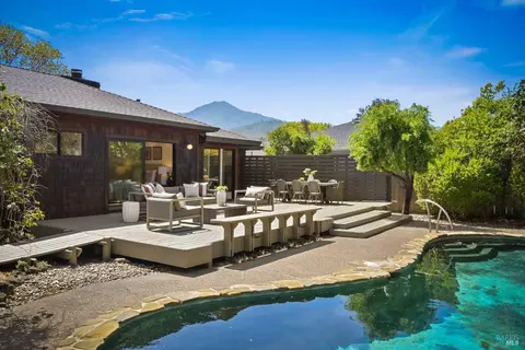 Exterior - 679 Riviera Cir, Larkspur, CA 94939 photo 6 of 18