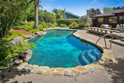 Exterior - 679 Riviera Cir, Larkspur, CA 94939 photo 9 of 18