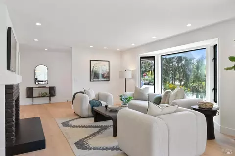 Living - 679 Riviera Cir, Larkspur, CA 94939 photo 6 of 6