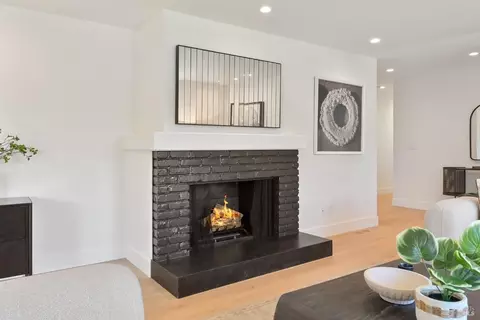 Living - 679 Riviera Cir, Larkspur, CA 94939 photo 3 of 6