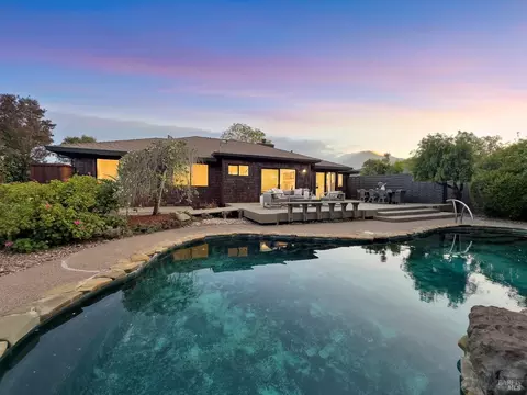 Exterior - 679 Riviera Cir, Larkspur, CA 94939 photo 7 of 18