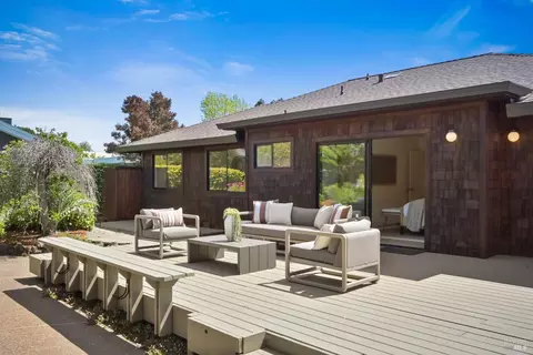 Exterior - 679 Riviera Cir, Larkspur, CA 94939 photo 3 of 18
