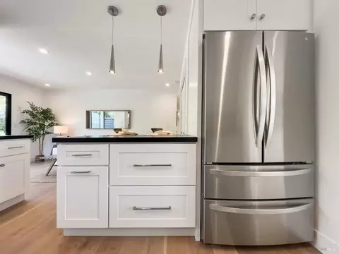 Kitchen - 679 Riviera Cir, Larkspur, CA 94939 photo 3 of 5