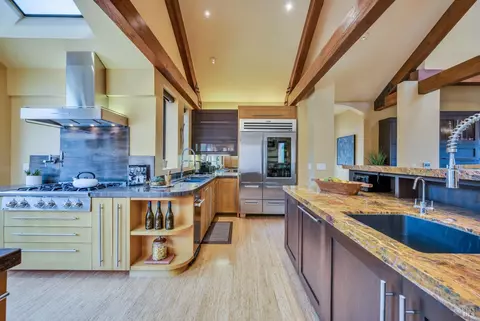 Kitchen - 21 Burning Tree Ct, Napa, CA 94558 photo 5 of 9