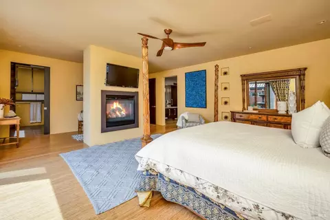 Bedroom - 21 Burning Tree Ct, Napa, CA 94558 photo 5 of 11