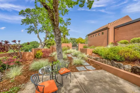 Exterior - 21 Burning Tree Ct, Napa, CA 94558 photo 7 of 33