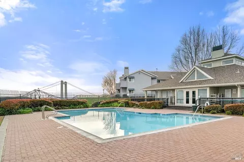 1201 Glen Cove Pkwy #715, Vallejo, CA 94591