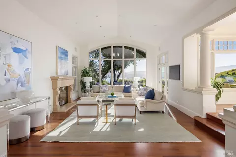 Living - 4 Rolling Hills Rd, Tiburon, CA 94920 photo 4 of 11