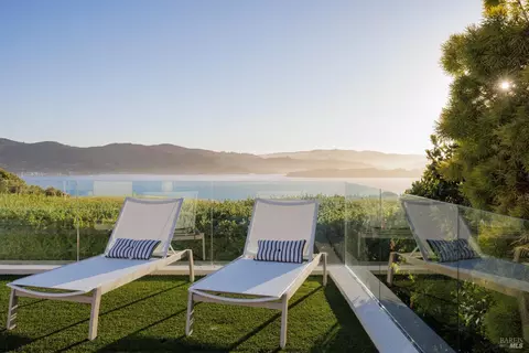 Exterior - 4 Rolling Hills Rd, Tiburon, CA 94920 photo 6 of 15