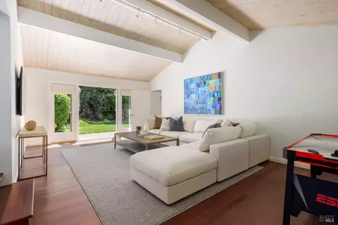 Living - 4 Rolling Hills Rd, Tiburon, CA 94920 photo 9 of 11