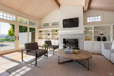 Living - 4 Rolling Hills Rd, Tiburon, CA 94920 photo 7 of 11