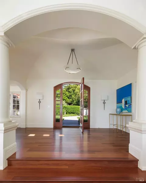 Entry Way - 4 Rolling Hills Rd, Tiburon, CA 94920 photo 1 of 3