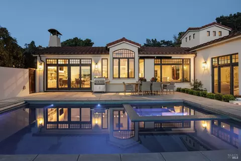 Exterior - 4 Rolling Hills Rd, Tiburon, CA 94920 photo 12 of 15