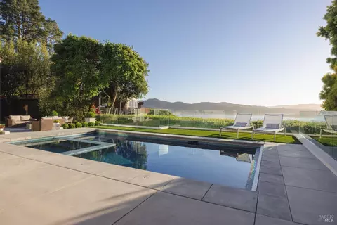 Exterior - 4 Rolling Hills Rd, Tiburon, CA 94920 photo 5 of 15