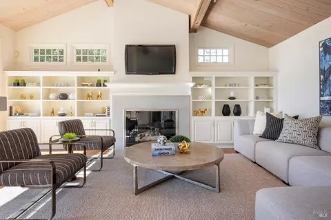 Living - 4 Rolling Hills Rd, Tiburon, CA 94920 photo 6 of 11