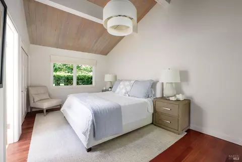 Bedroom - 4 Rolling Hills Rd, Tiburon, CA 94920 photo 3 of 5