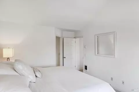 Bedroom - 111 Eucalyptus Knoll St, Mill Valley, CA 94941 photo 4 of 4