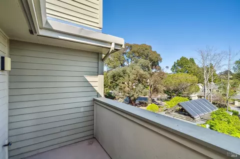 Exterior - 111 Eucalyptus Knoll St, Mill Valley, CA 94941 photo 6 of 12