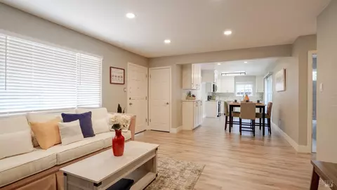 Living - 1830 Clay St, Fairfield, CA 94533 photo 4 of 4