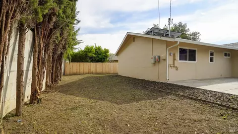Exterior - 1830 Clay St, Fairfield, CA 94533 photo 6 of 10