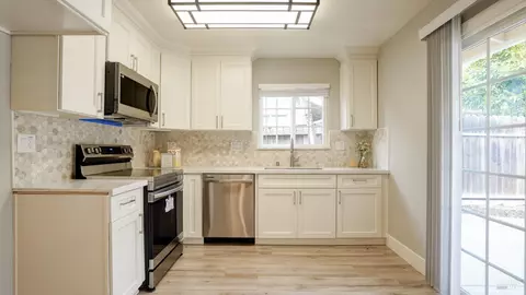 Kitchen - 1830 Clay St, Fairfield, CA 94533 photo 2 of 4