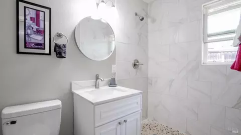 Bath - 1830 Clay St, Fairfield, CA 94533 photo 2 of 2