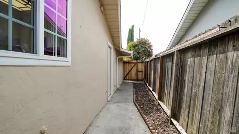 Exterior - 1830 Clay St, Fairfield, CA 94533 photo 5 of 10