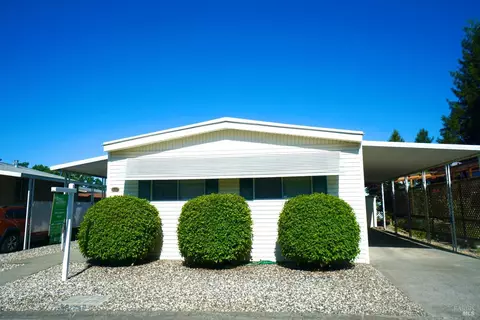 33 Shamrock Cir, Santa Rosa, CA 95403