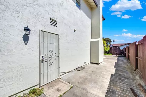 Exterior - 124 Dolphin Ct, Vallejo, CA 94589 photo 5 of 15