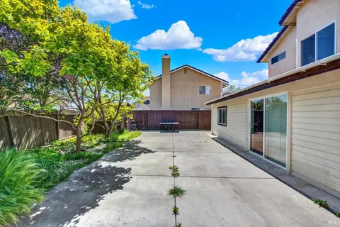 Exterior - 124 Dolphin Ct, Vallejo, CA 94589 photo 9 of 15