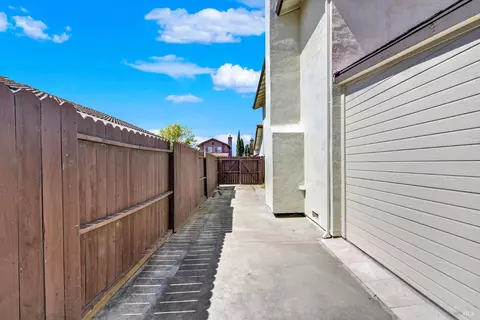 Exterior - 124 Dolphin Ct, Vallejo, CA 94589 photo 6 of 15