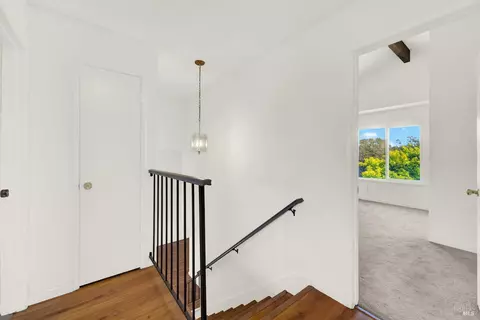 Entry Way - 124 Dolphin Ct, Vallejo, CA 94589 photo 4 of 4