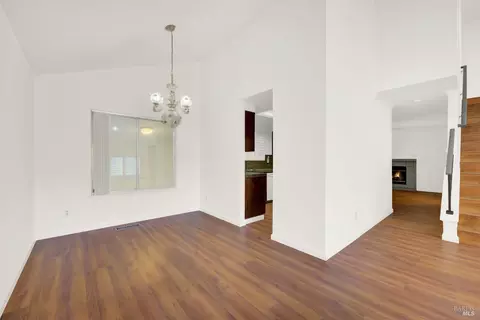 Dining - 124 Dolphin Ct, Vallejo, CA 94589 photo 2 of 2