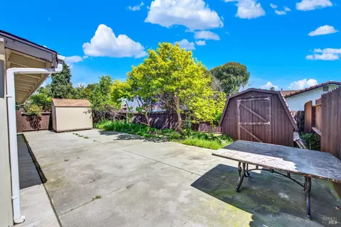 Exterior - 124 Dolphin Ct, Vallejo, CA 94589 photo 8 of 15