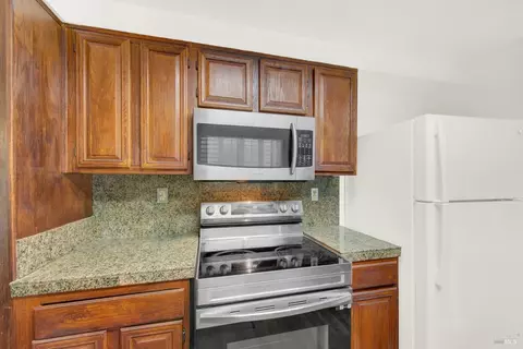 Kitchen - 124 Dolphin Ct, Vallejo, CA 94589 photo 1 of 9