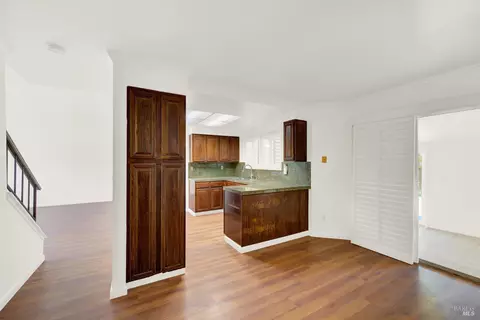 Kitchen - 124 Dolphin Ct, Vallejo, CA 94589 photo 7 of 9