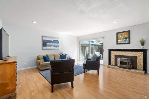 1624 Via Del Cabana St, Lakeport, CA 95453